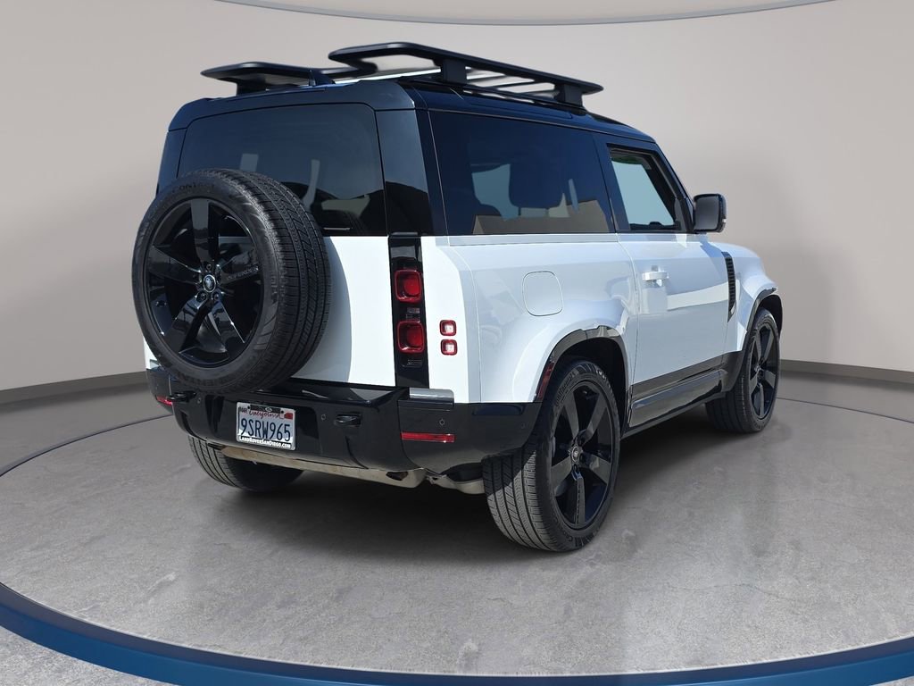 Used 2025 Land Rover Defender 90 X-Dynamic SE image 5