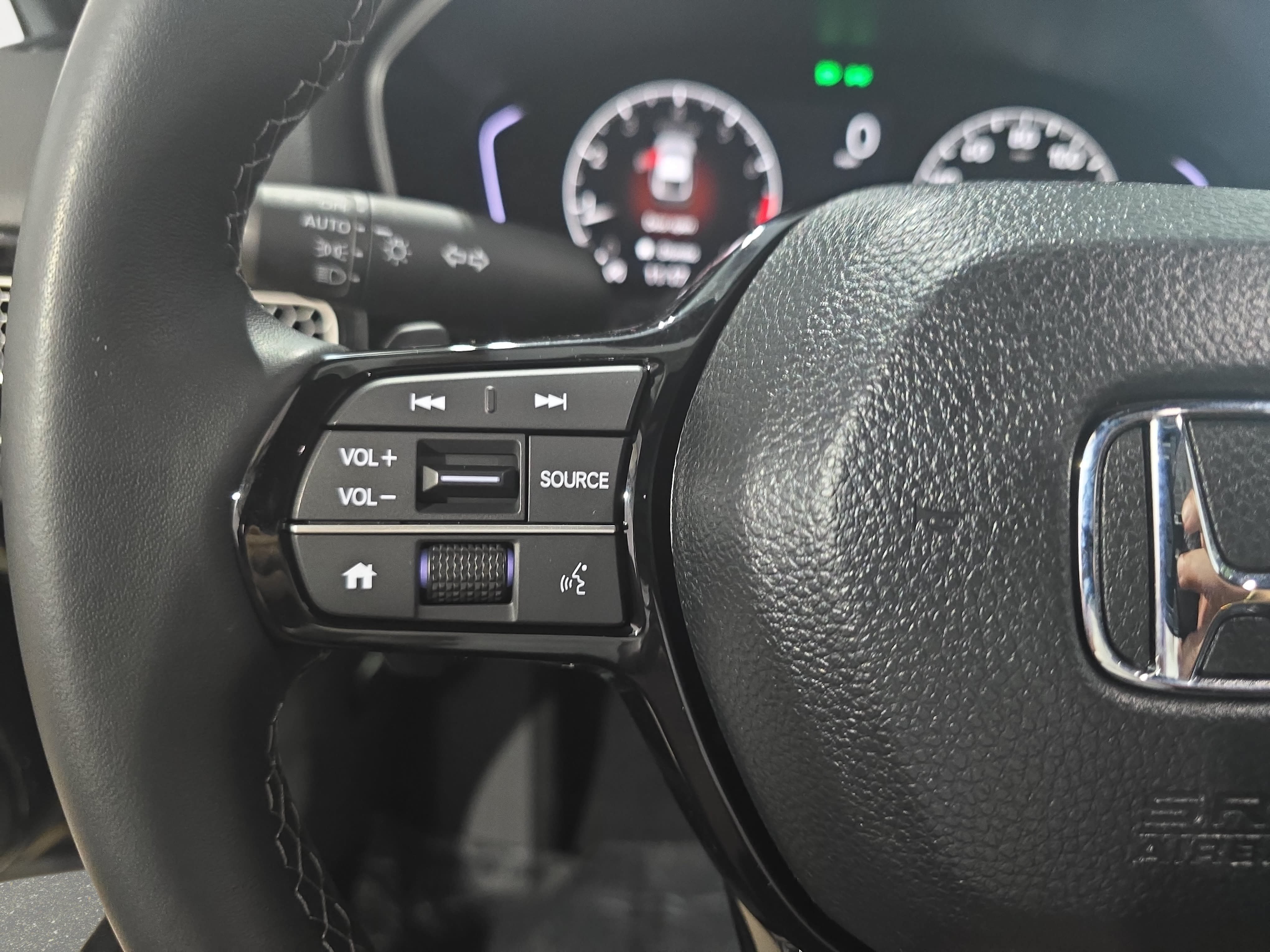 Used 2025 Honda Civic Sport image 14
