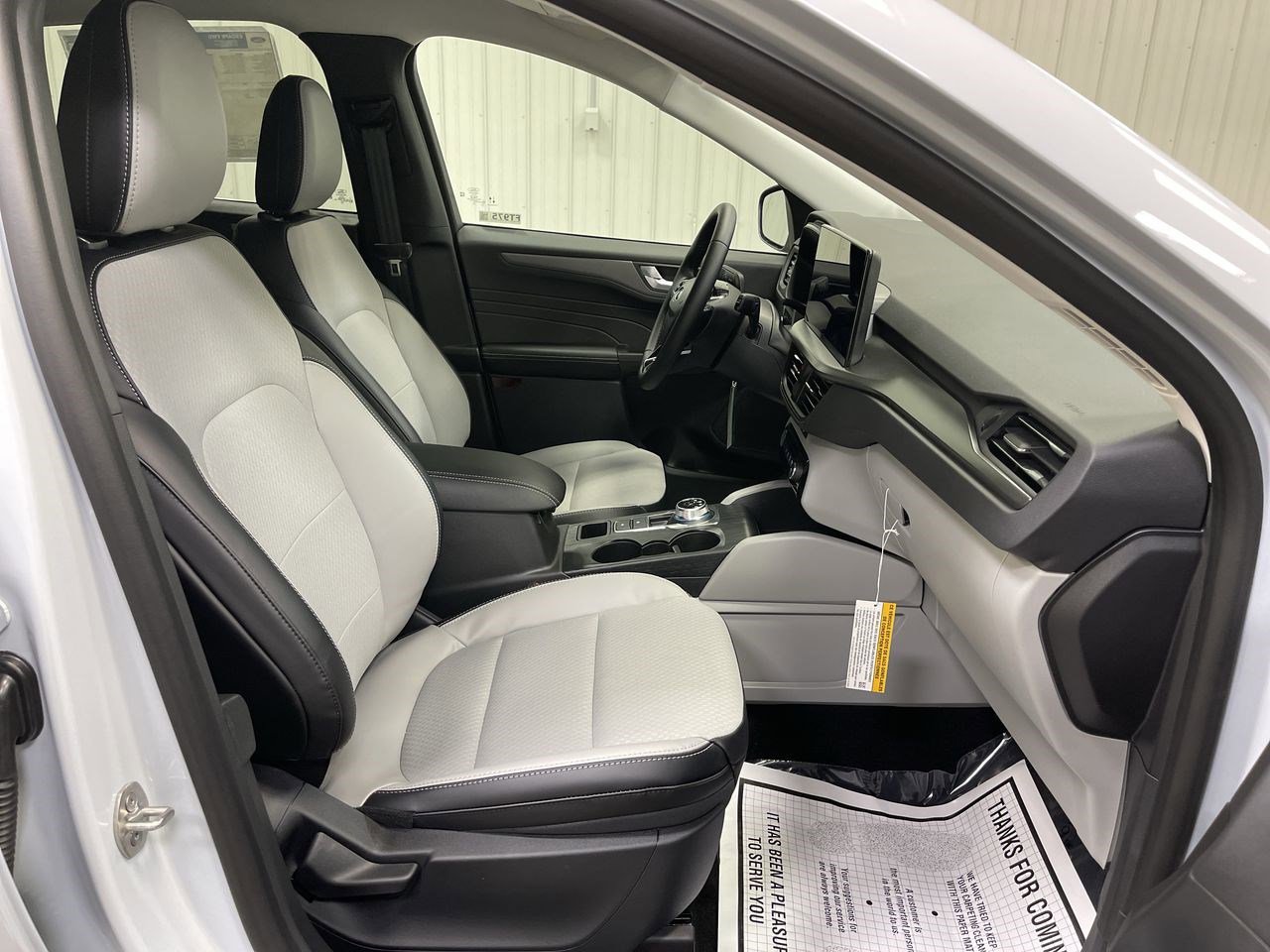 New 2025 Ford Escape SE w/ Class II Trailer Tow Package image 20
