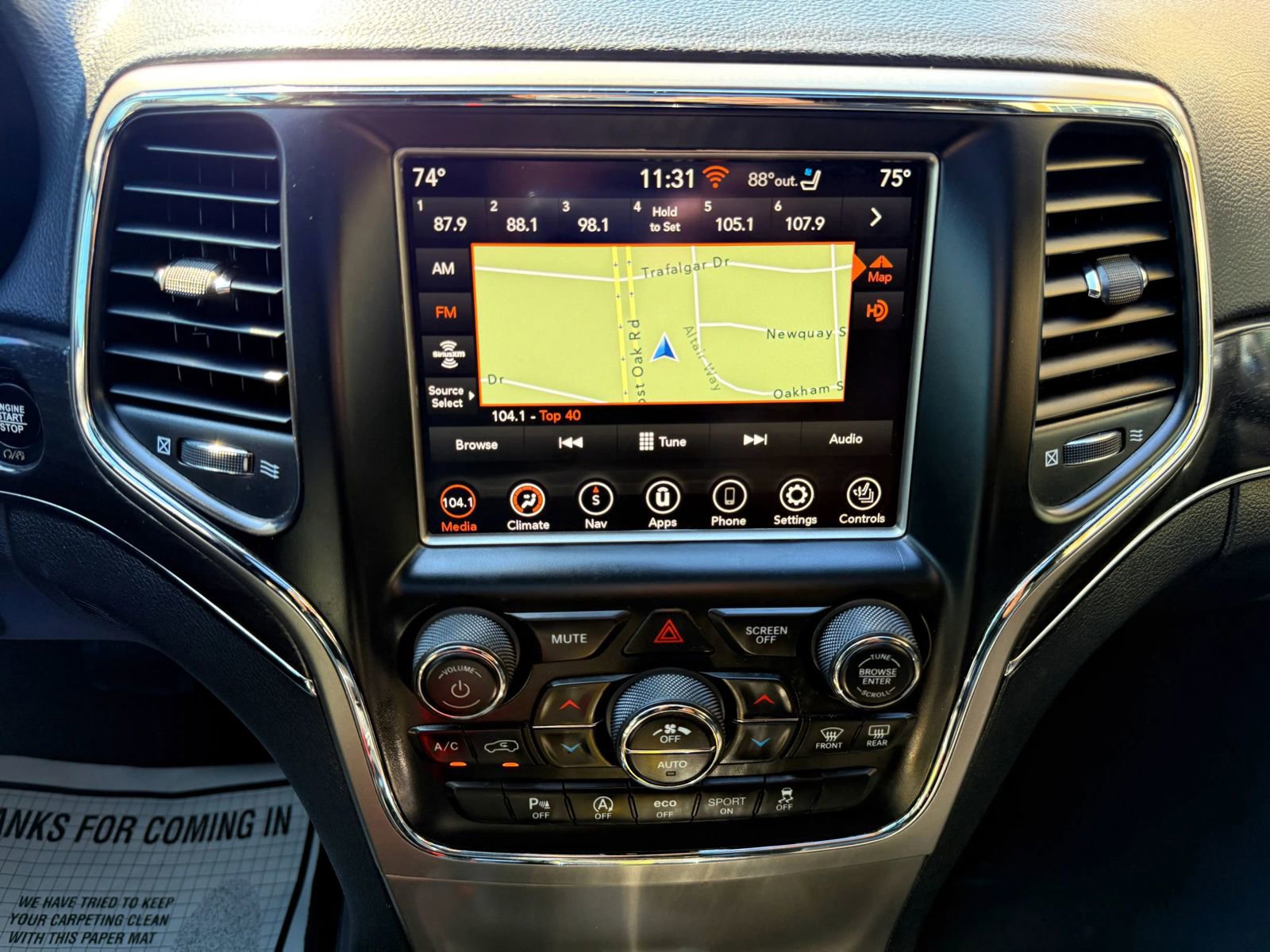 Used 2018 Jeep Grand Cherokee Limited w/ Luxury Group II image 30