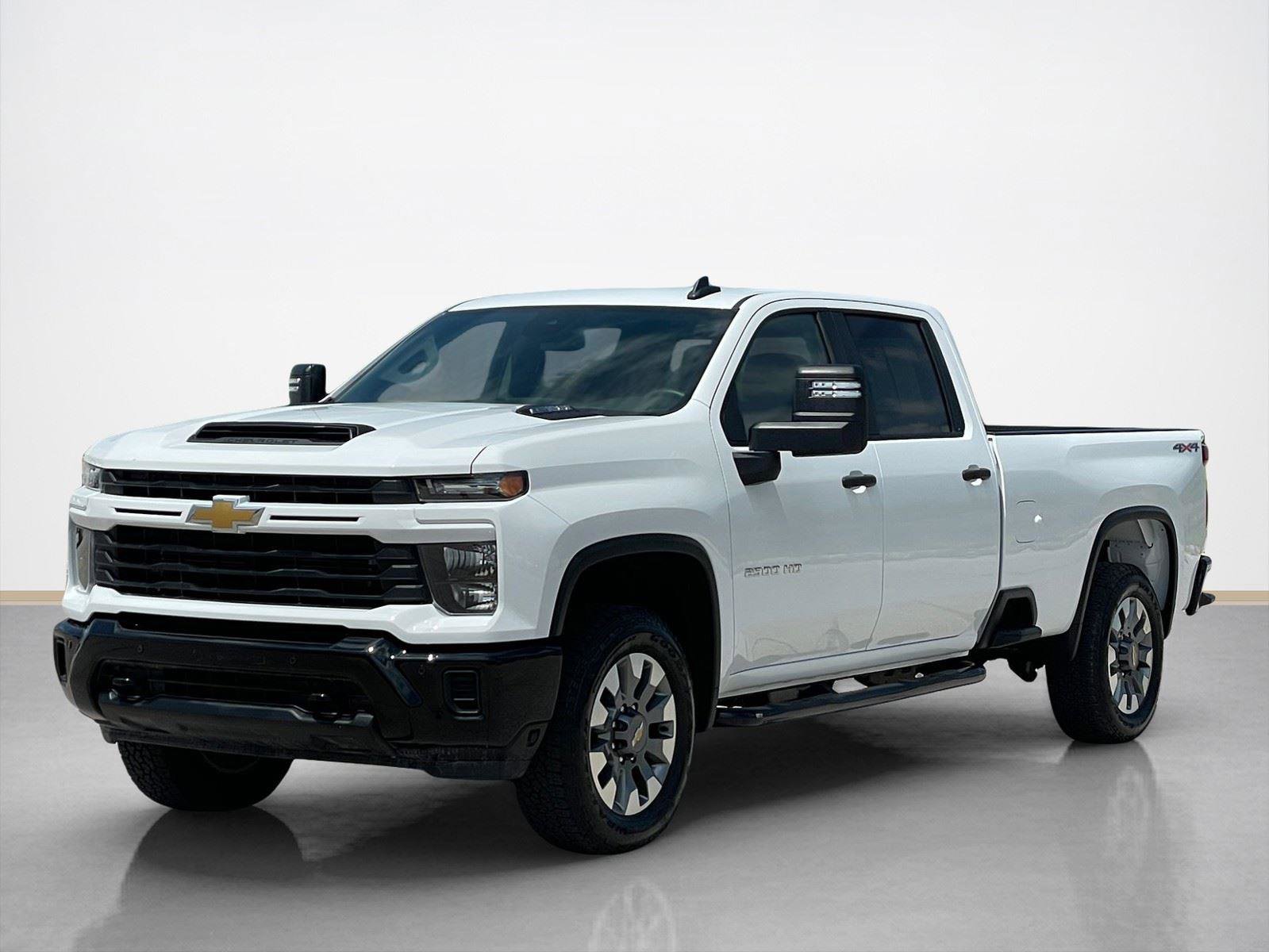 Used 2025 Chevrolet Silverado 2500 Custom w/ Custom Value Package AWD/4WD image 3