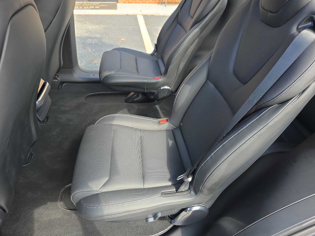 Used 2022 Tesla Model X Plaid image 17