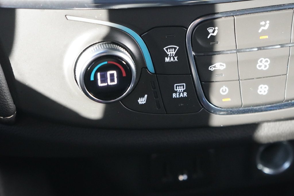 Used 2023 Chevrolet Traverse LT AWD/4WD image 32
