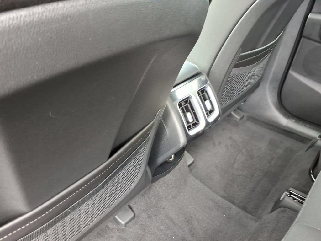 Certified 2026 Kia Sorento LX FWD image 14