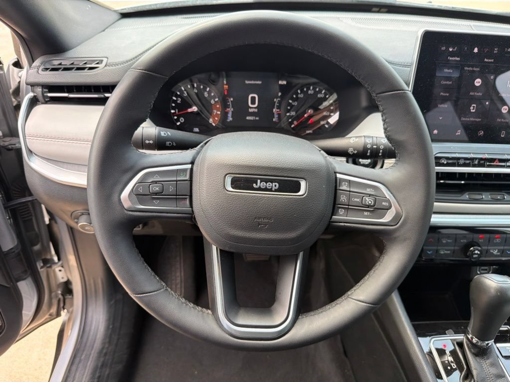 Used 2025 Jeep Compass Limited AWD/4WD image 19