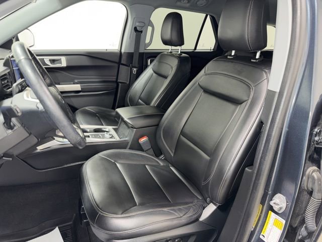 Used 2023 Ford Explorer XLT w/ Equipment Group 202A image 13