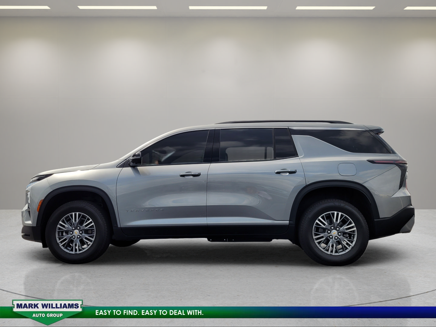 Used 2025 Chevrolet Traverse LT w/ Driver Confidence Package FWD image 7