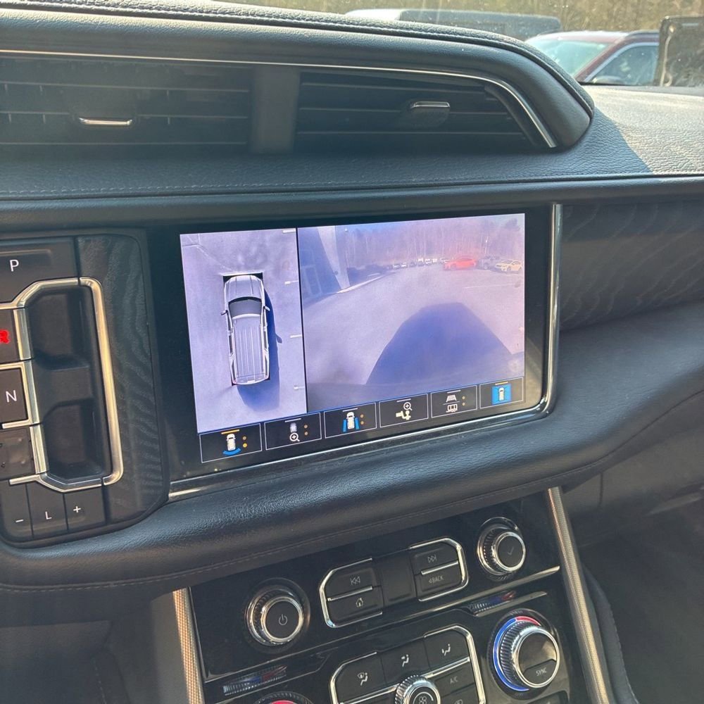 Used 2021 GMC Yukon XL Denali w/ Denali Premium Package image 14