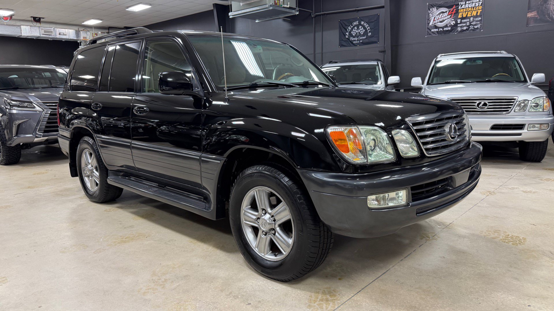 Used 2006 Lexus LX 470 4WD video 1