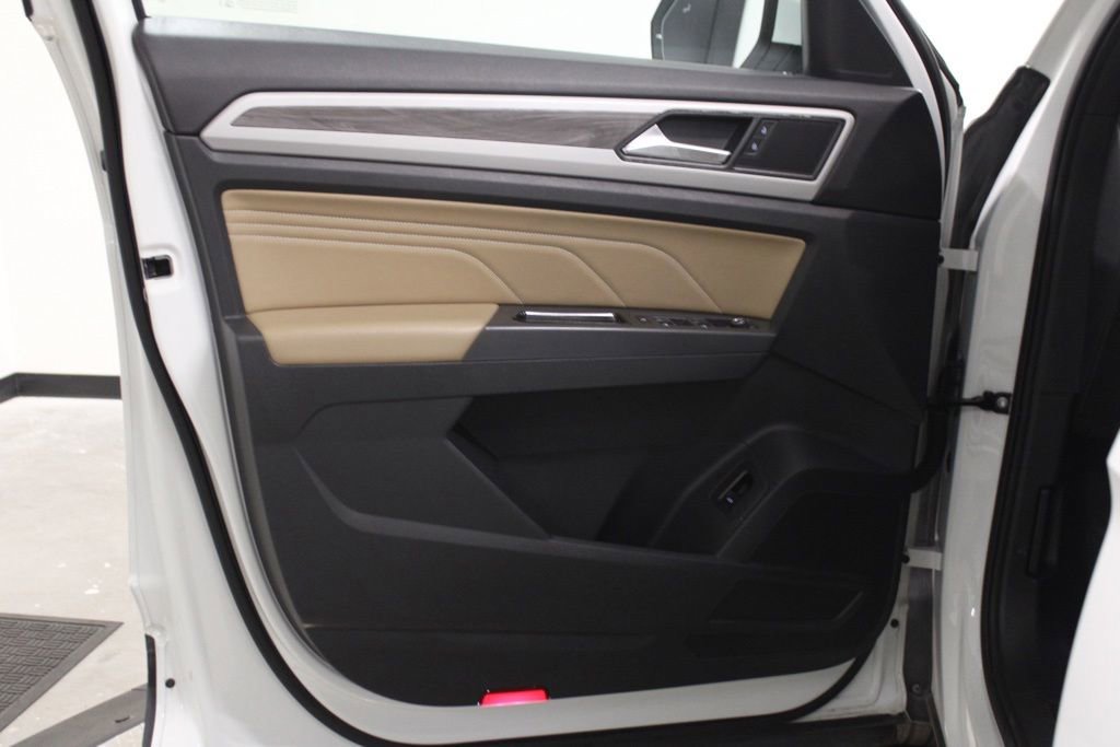 Used 2021 Volkswagen Atlas Cross Sport SE FWD image 17