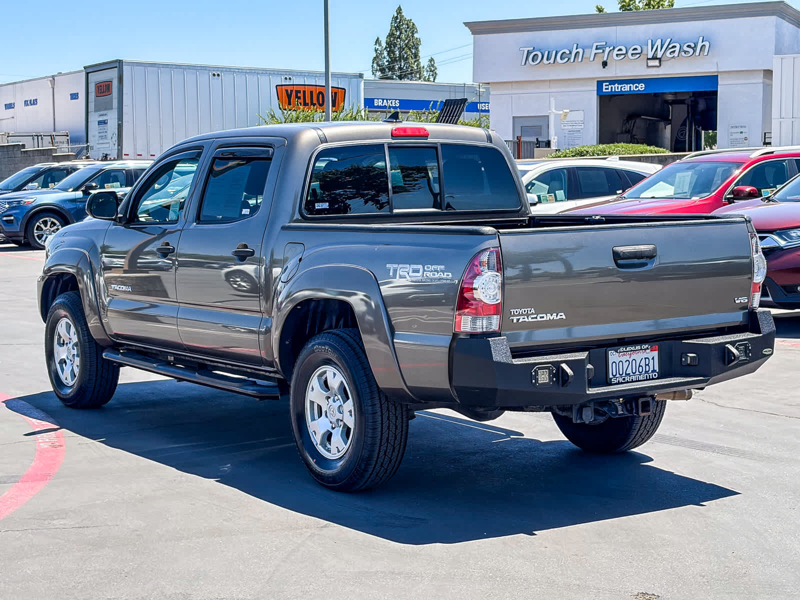 Used 2012 Toyota Tacoma 4x4 Double Cab w/ TRD Off-Road Pkg image 3