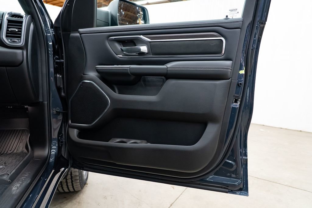 New 2026 RAM 1500 Laramie AWD/4WD image 30