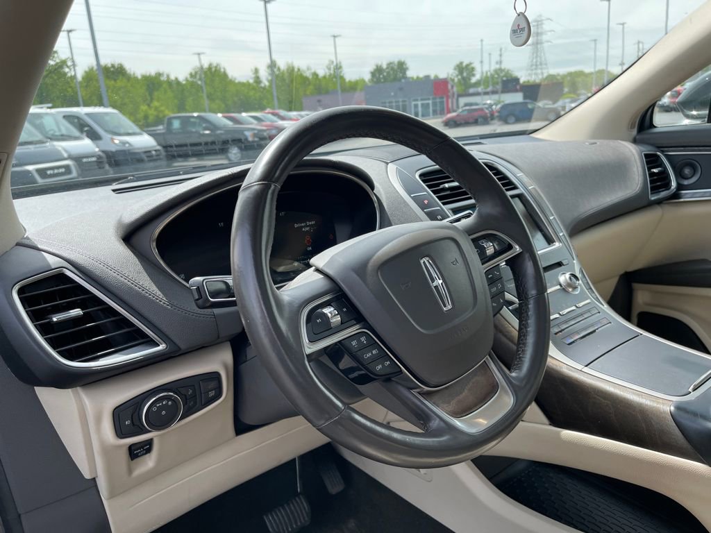 Used 2019 Lincoln Nautilus Reserve FWD image 13
