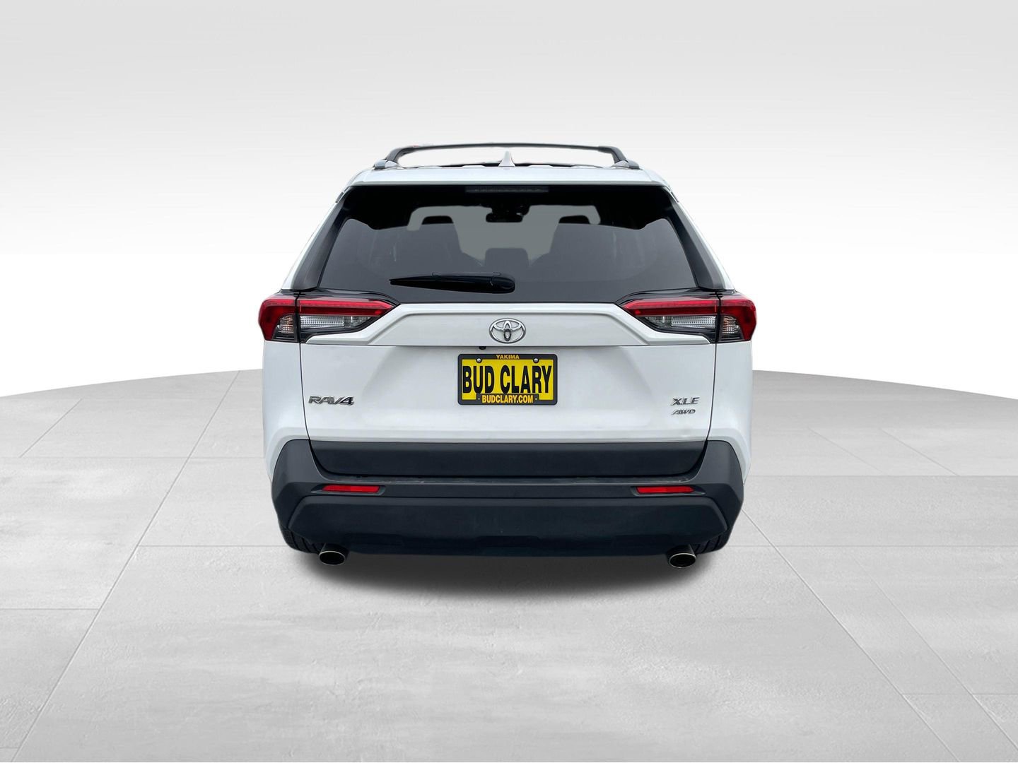 Used 2019 Toyota RAV4 XLE Premium w/ Cold Weather Package AWD/4WD image 8