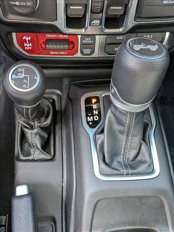 Used 2024 Jeep Wrangler Unlimited Rubicon w/ Technology Group image 15