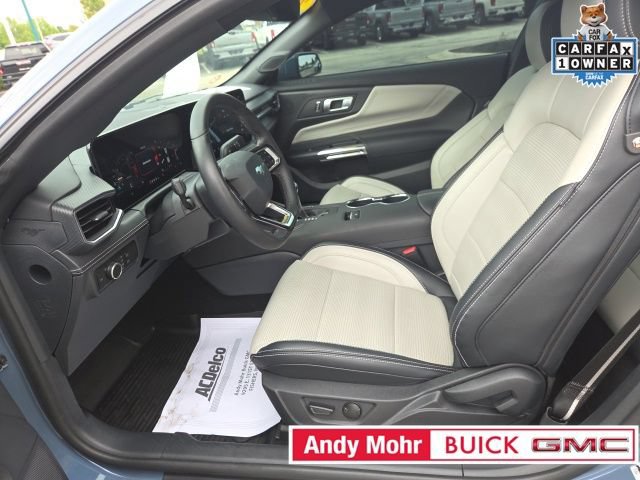 Used 2025 Ford Mustang Premium RWD image 30
