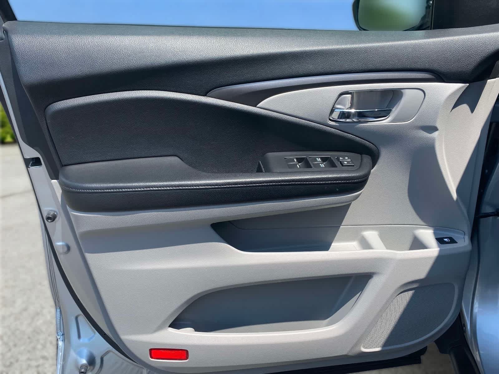 Used 2017 Honda Pilot EX image 24