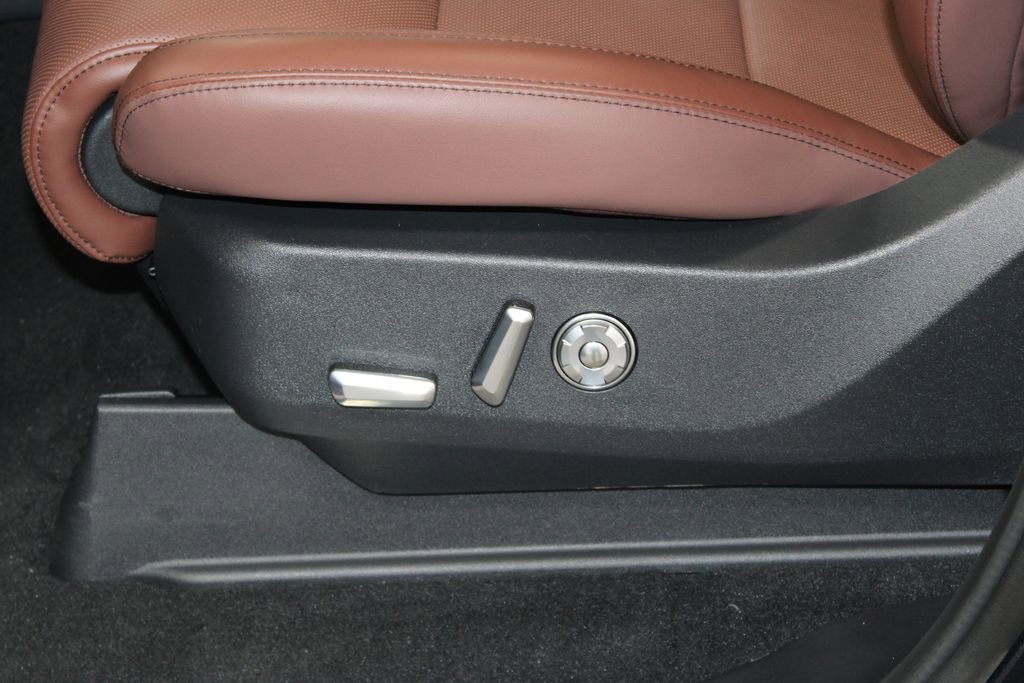 New 2026 Lincoln Navigator L Reserve AWD/4WD image 22