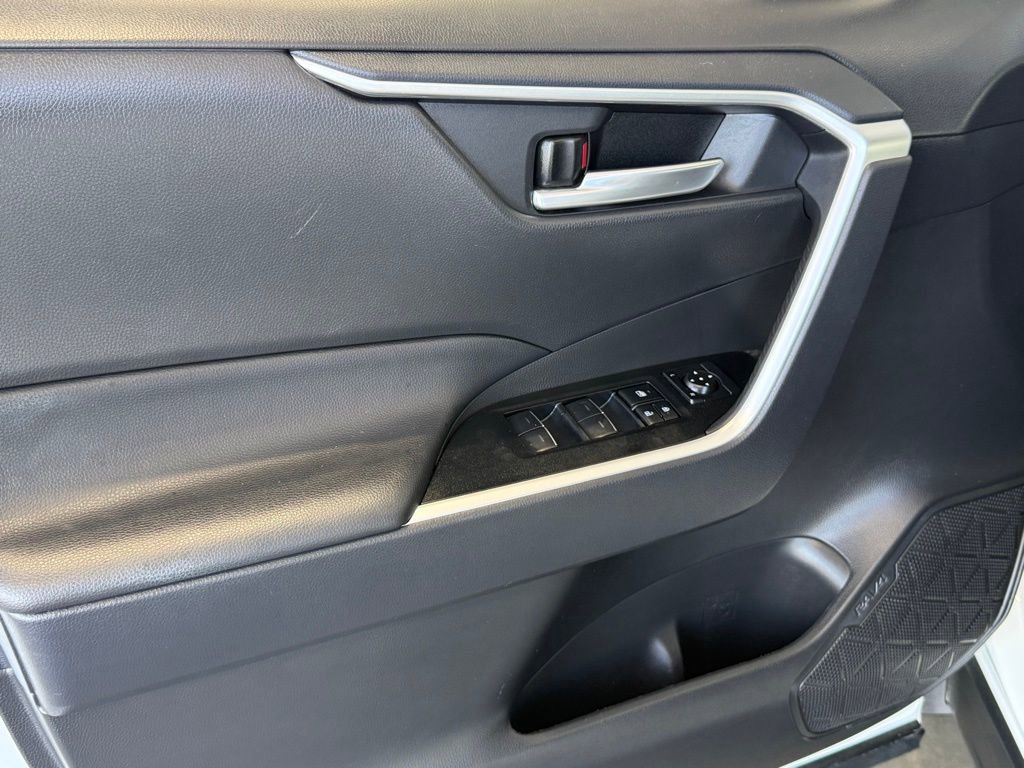 Certified 2025 Toyota RAV4 XLE FWD image 19