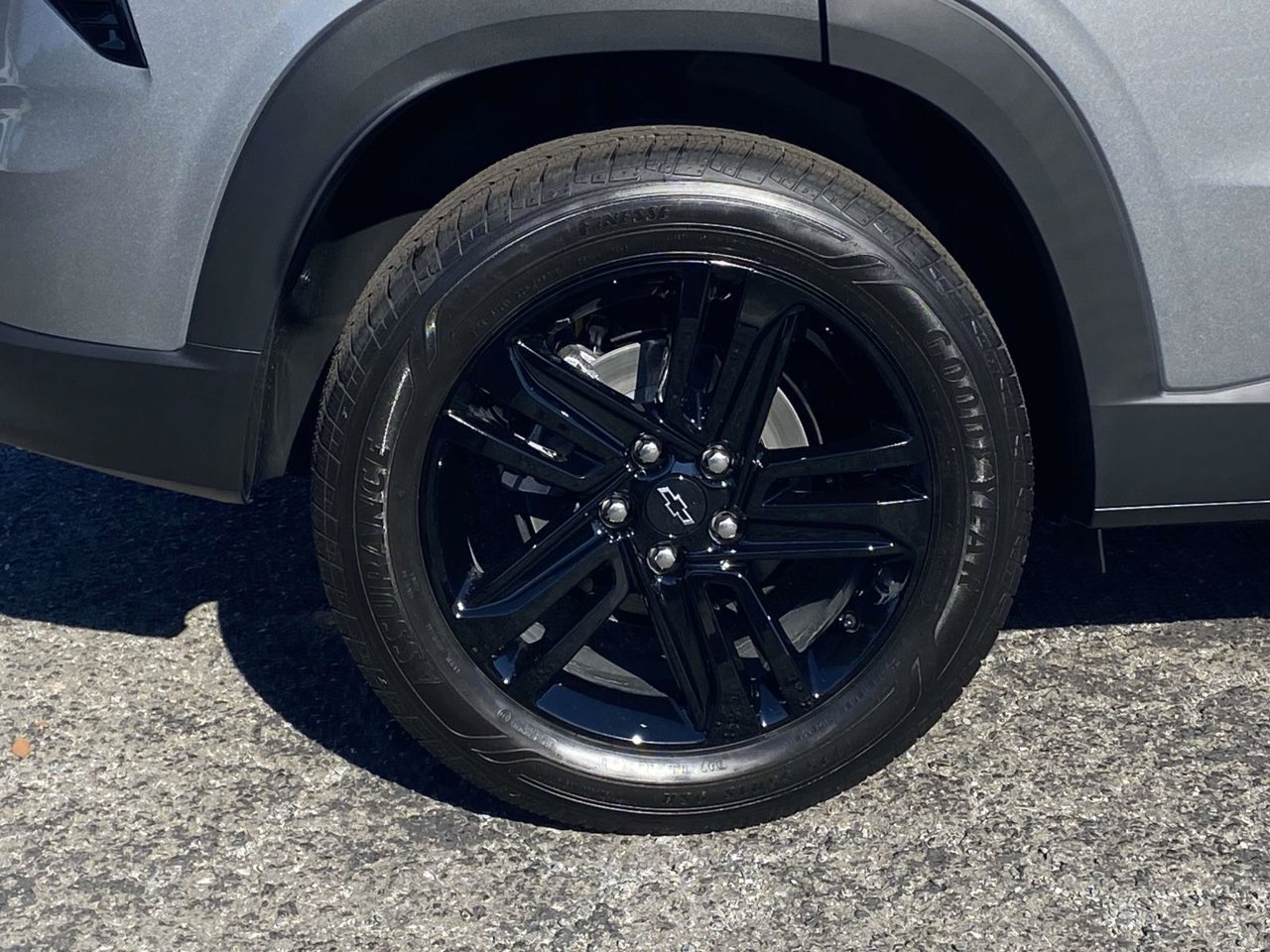 New 2026 Chevrolet Trax ACTIV w/ Sunroof Package FWD image 7