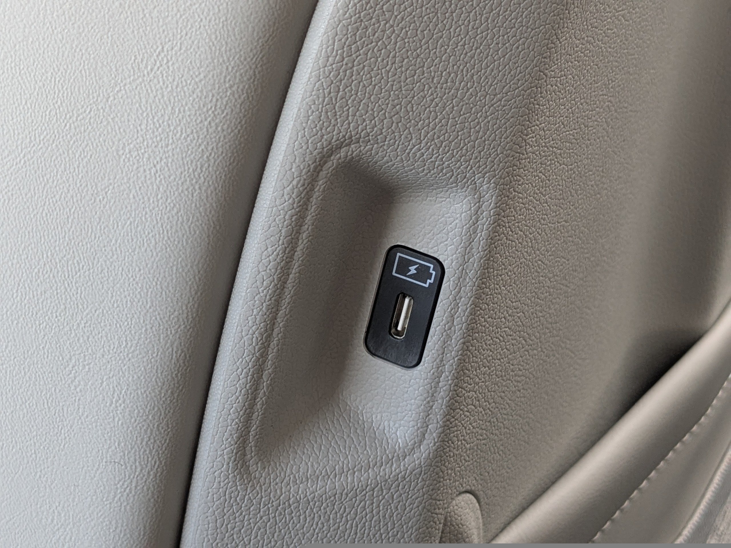 New 2026 Kia Sorento S w/ S Panoramic Sunroof Package FWD image 19