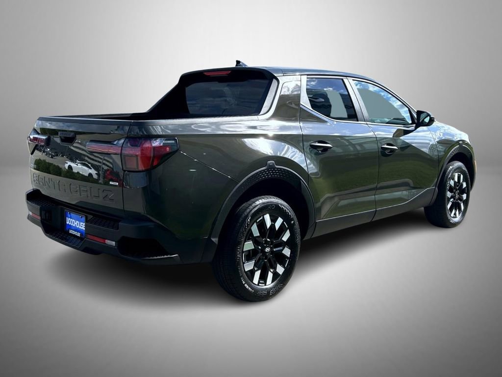 Used 2025 Hyundai Santa Cruz SE AWD/4WD image 5