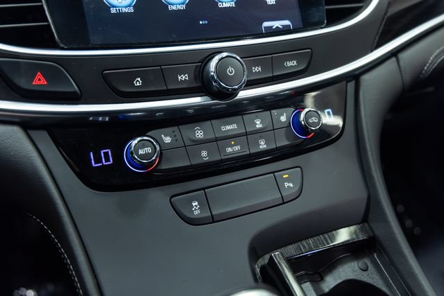 Used 2018 Buick LaCrosse Essence FWD image 18