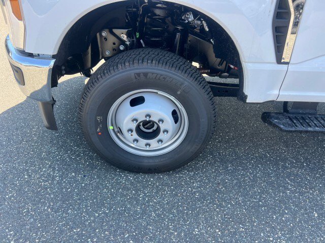 New 2026 Ford F350 XL w/ XL Chrome Package AWD/4WD image 25