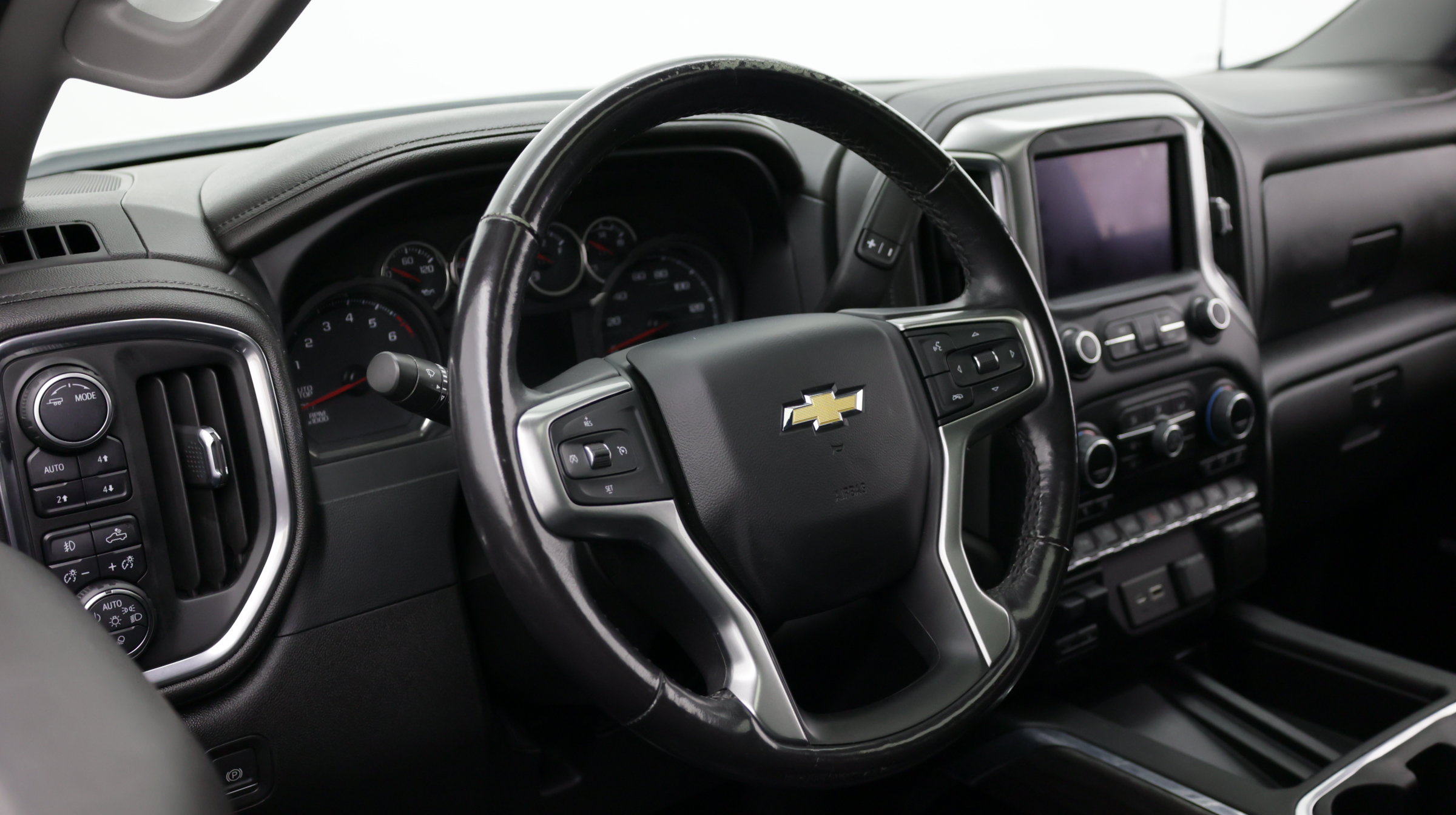Used 2022 Chevrolet Silverado 1500 LTZ w/ LTZ Convenience Package II AWD/4WD image 11