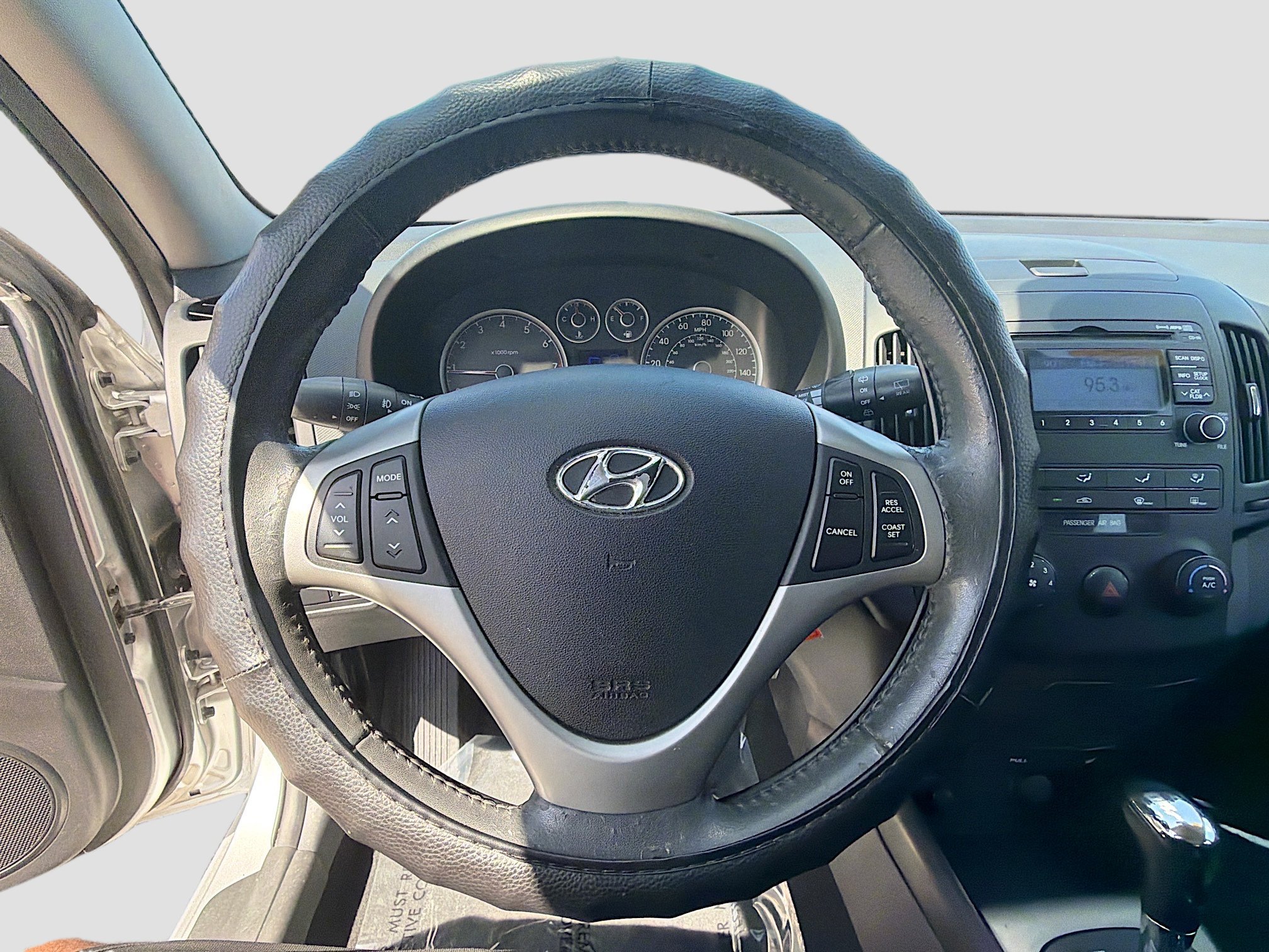 Used 2012 Hyundai Elantra SE image 33