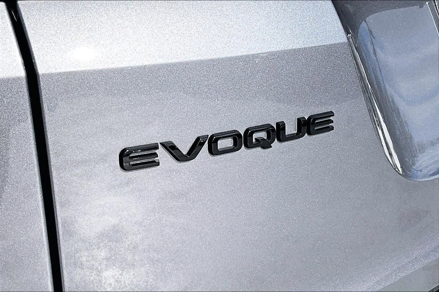 Used 2024 Land Rover Range Rover Evoque Dynamic SE AWD/4WD image 17