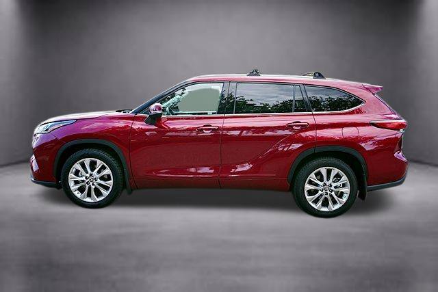 Used 2023 Toyota Highlander Limited FWD image 8
