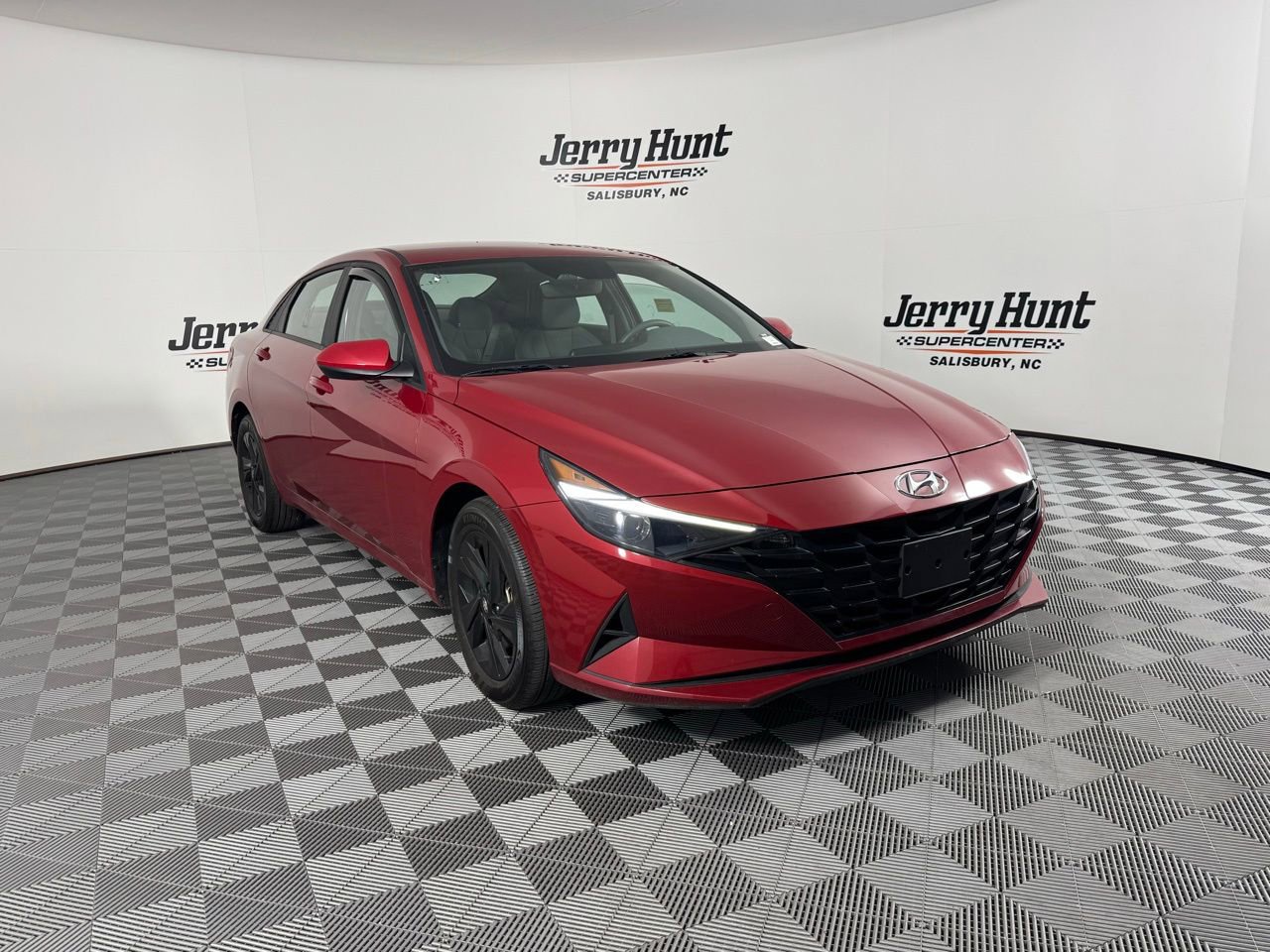 Used 2023 Hyundai Elantra SEL w/ Preferred Accessory Package image 8