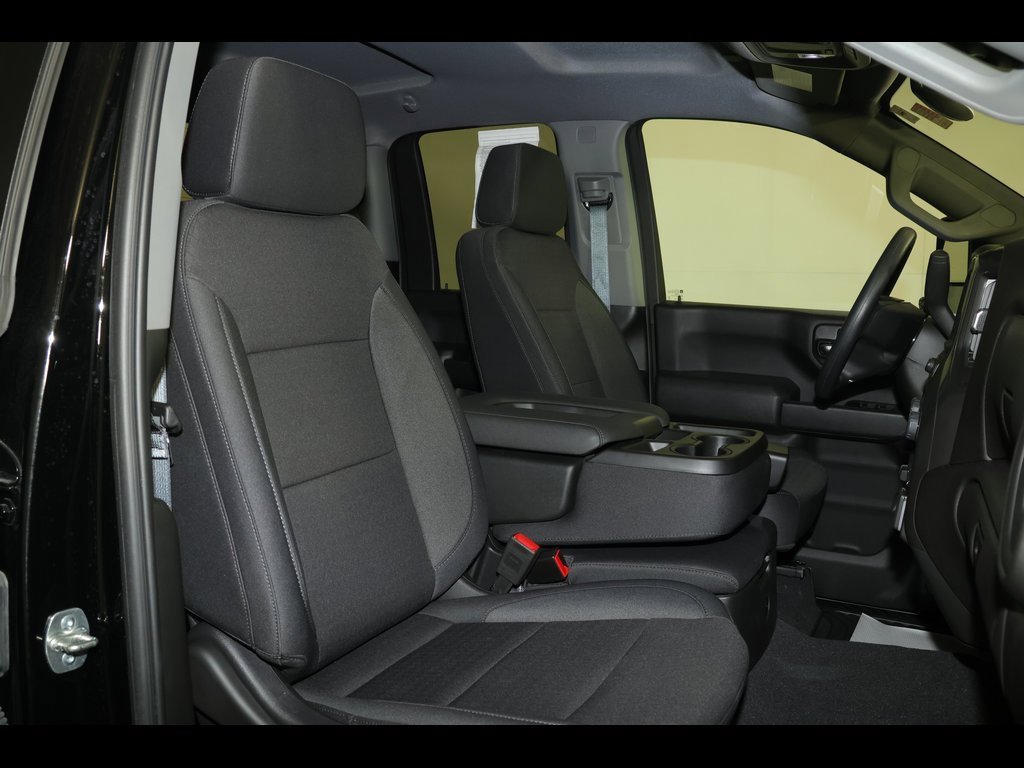 Used 2025 Chevrolet Silverado 2500 Custom w/ Custom Value Package image 28