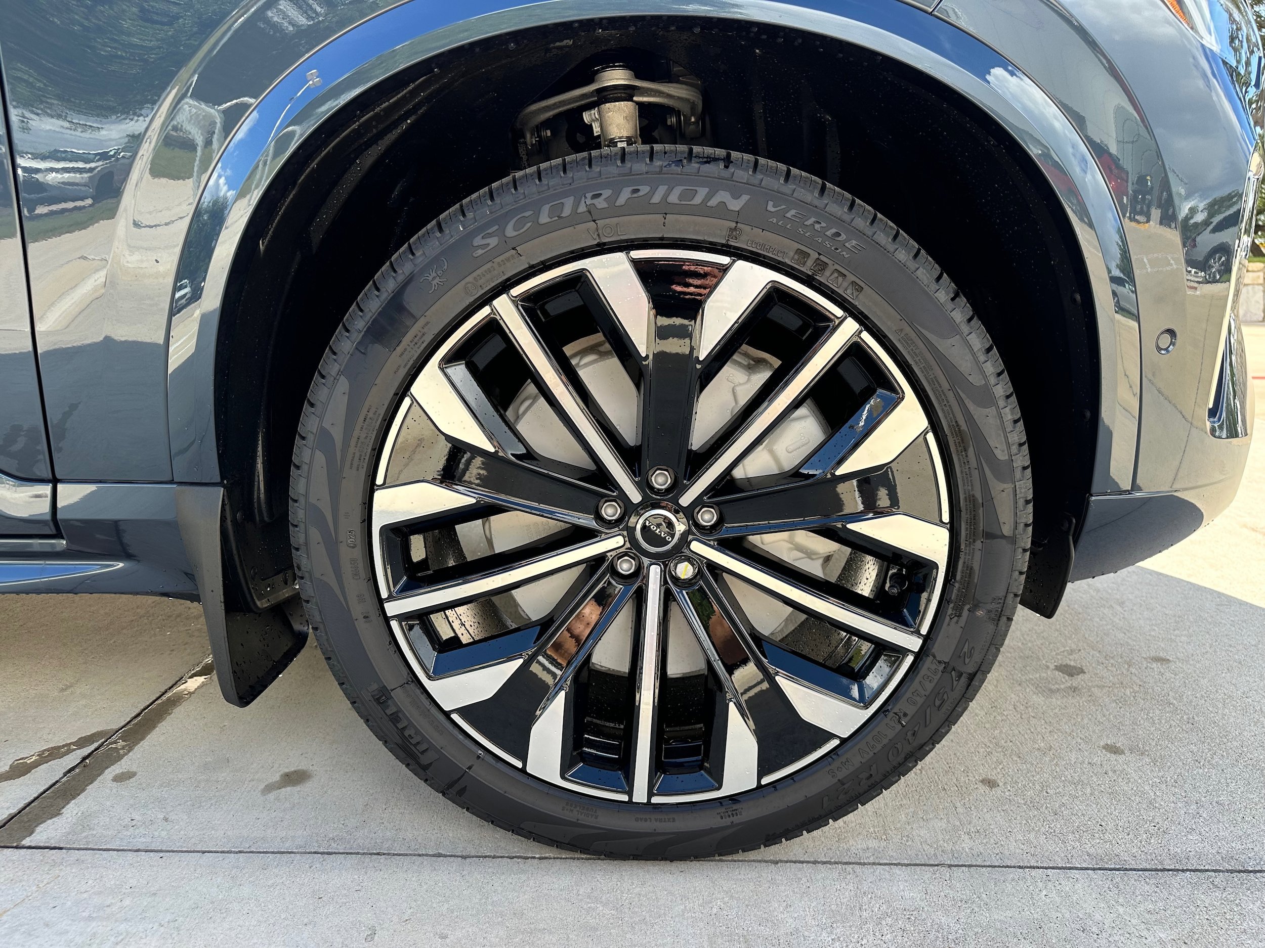 Used 2026 Volvo XC90 B6 Plus w/ Protection Package Premier AWD/4WD image 7