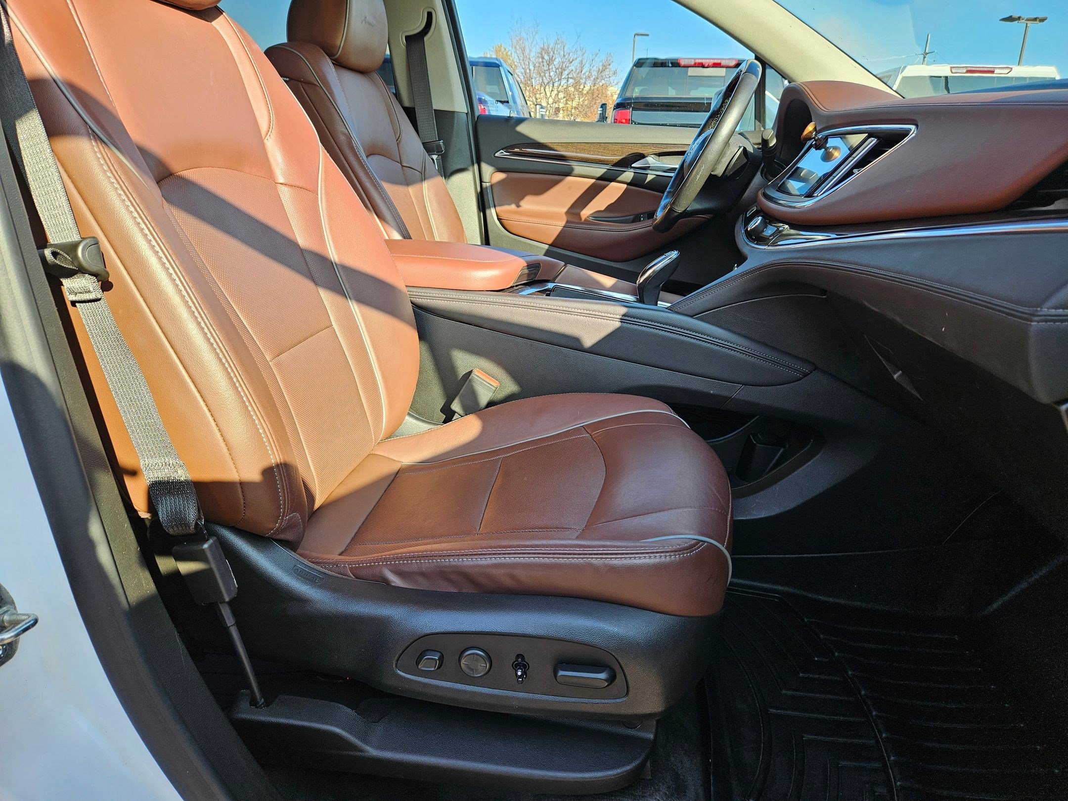 Used 2020 Buick Enclave Avenir w/ Avenir Technology Package image 33