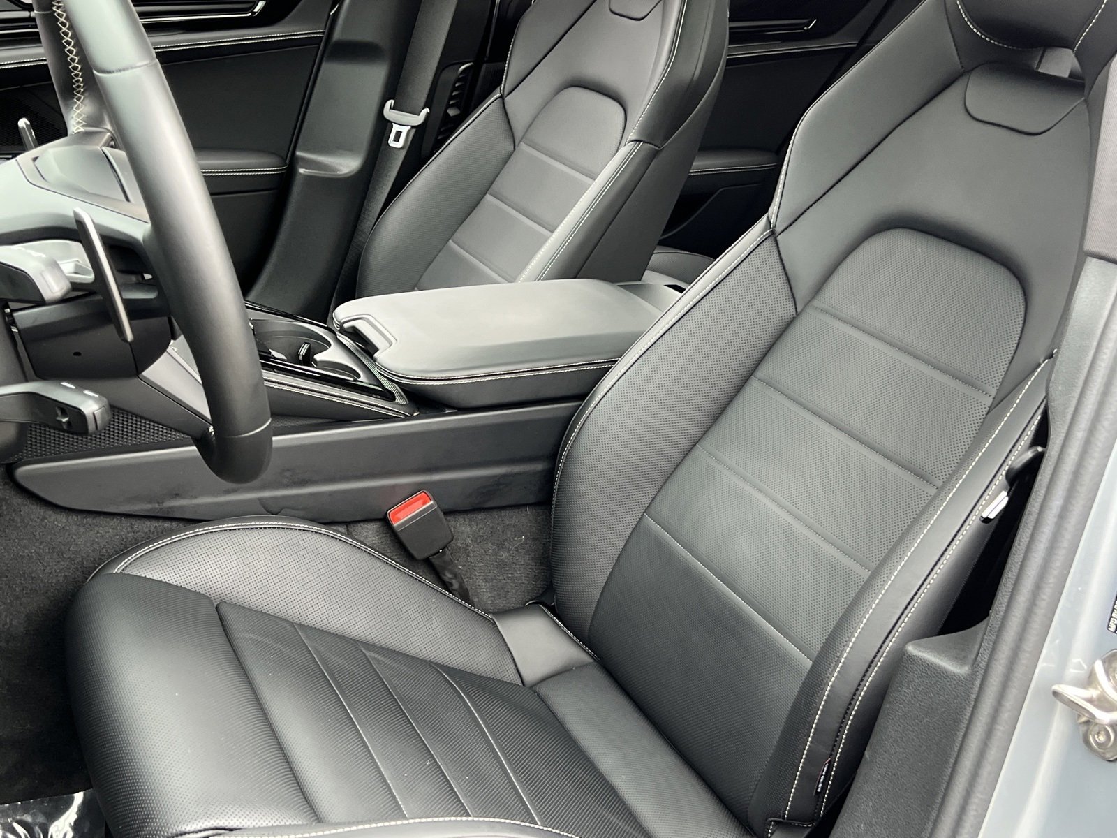 Certified 2025 Porsche Panamera 4 image 5