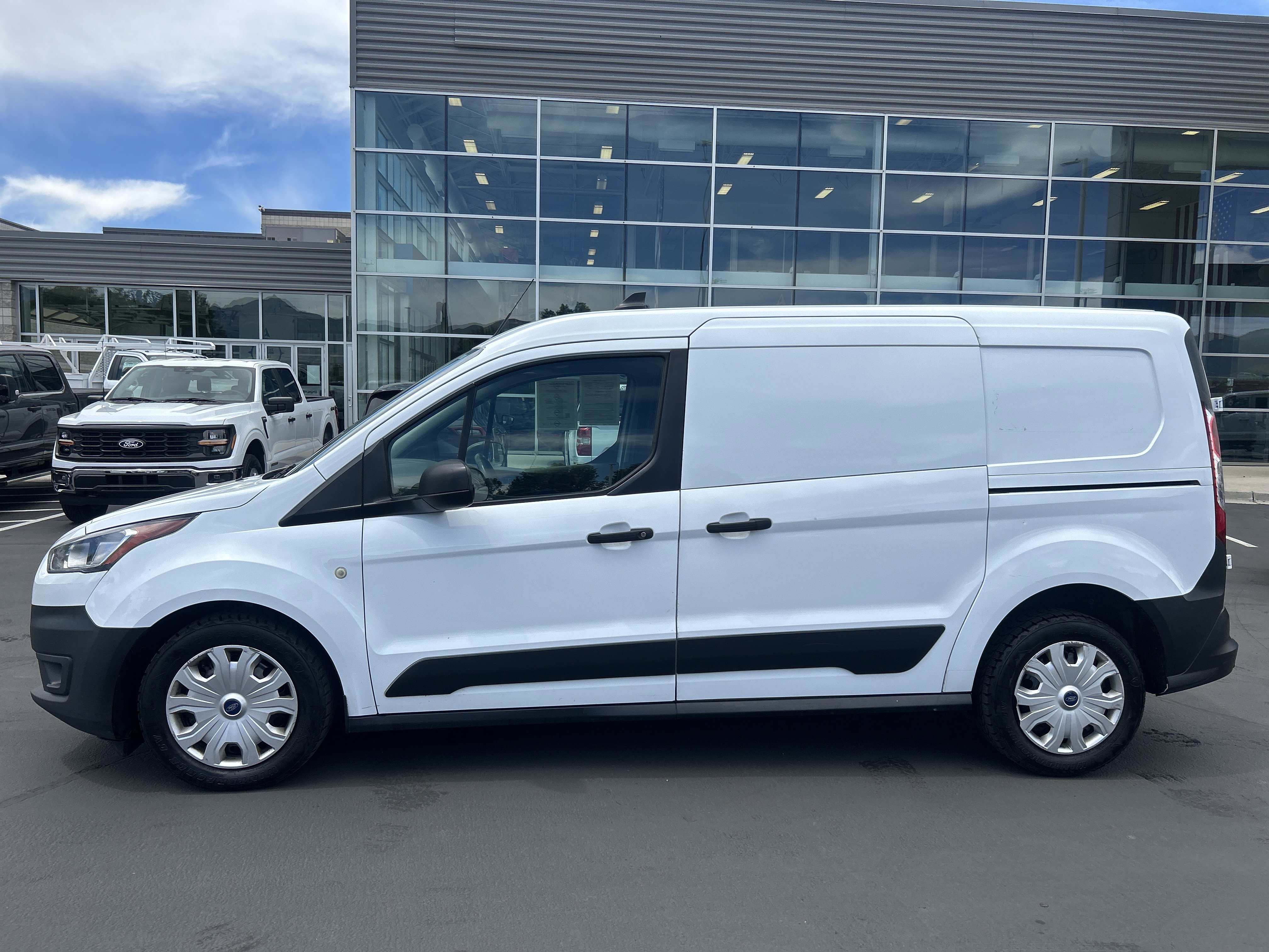 Used 2019 Ford Transit Connect XL FWD image 2