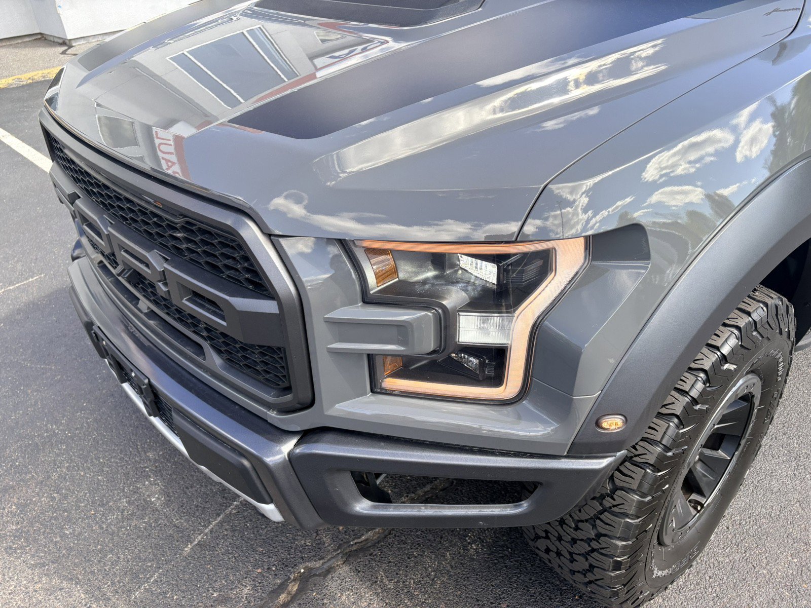 Used 2018 Ford F150 Raptor w/ Equipment Group 802A Luxury AWD/4WD image 8