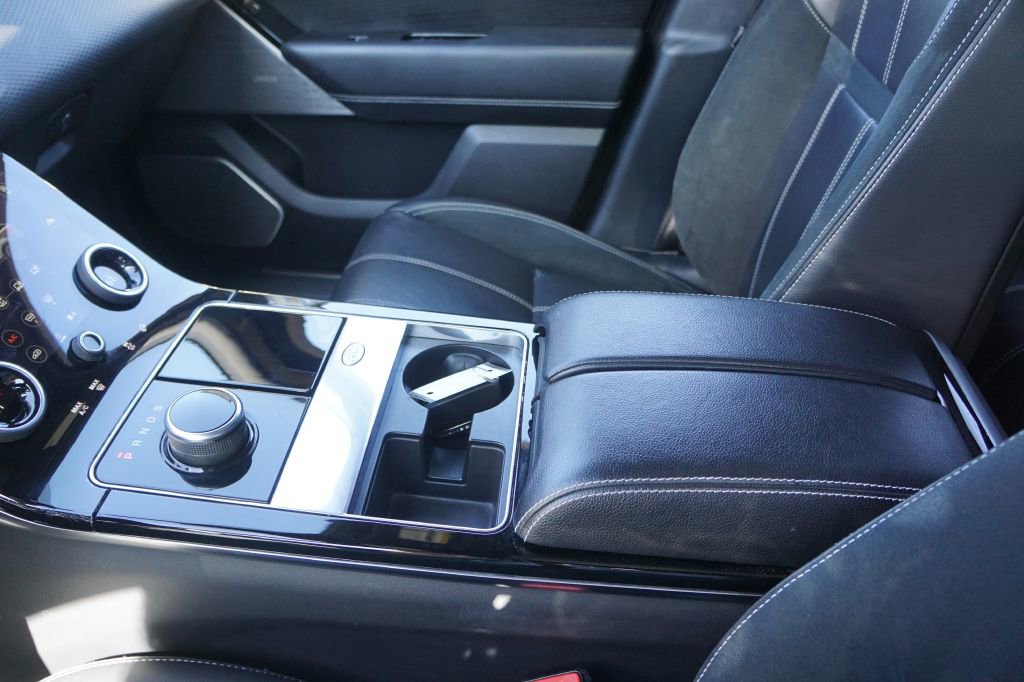 Used 2020 Land Rover Range Rover Velar R-Dynamic S image 11