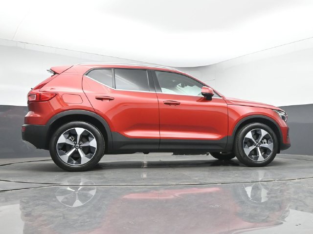 Used 2023 Volvo XC40 B4 Plus w/ Driver Assist Package FWD image 41