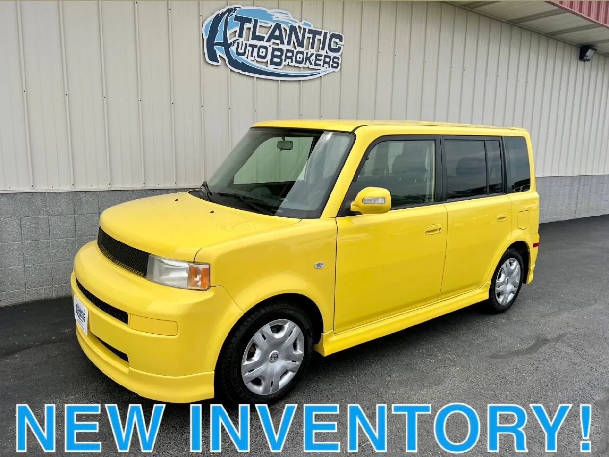 Used 2005 Scion xB FWD image 1