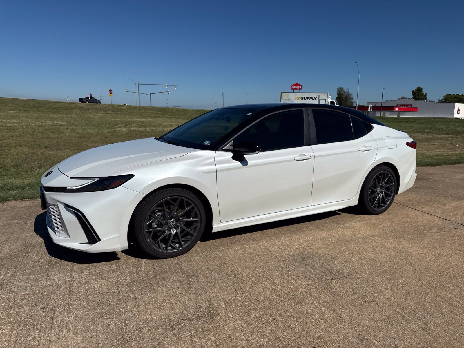 Used 2025 Toyota Camry XSE w/ Premium Package FWD image 2