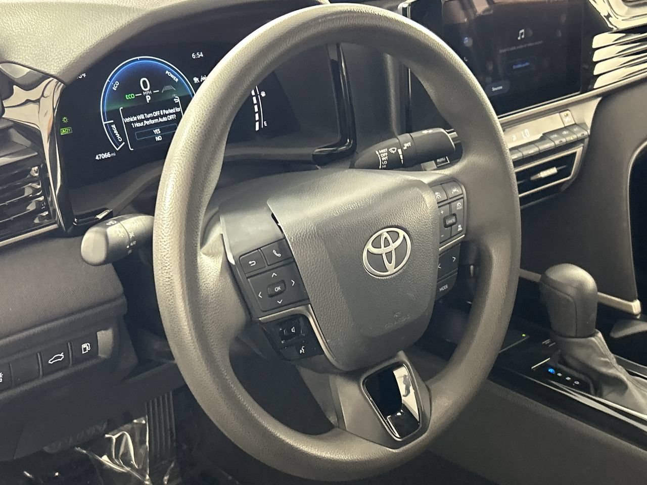 Used 2025 Toyota Camry LE w/ Convenience Package FWD image 14