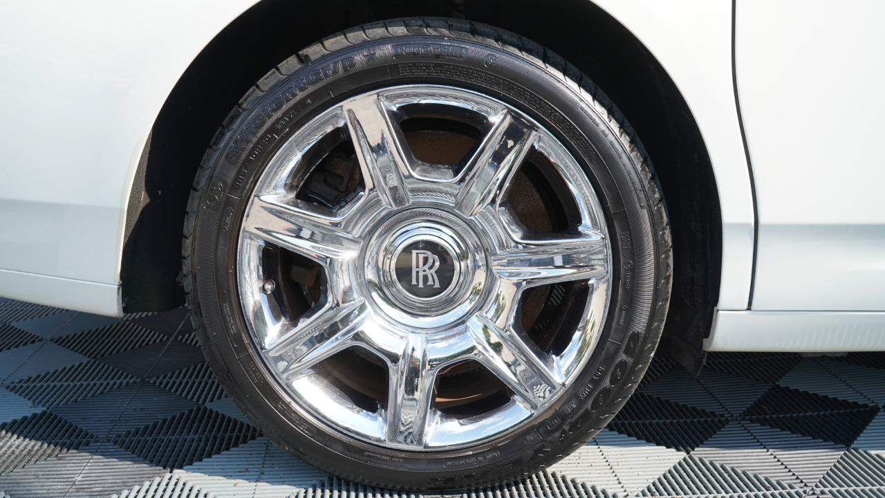 Used 2011 Rolls-Royce Ghost RWD image 29