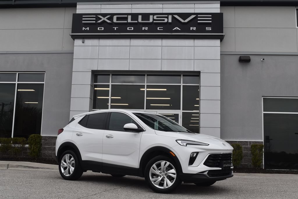 Used 2025 Buick Encore GX Preferred AWD/4WD image 1
