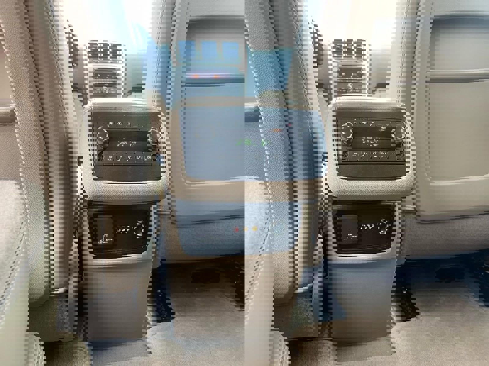 Used 2011 GMC Acadia SLT image 34