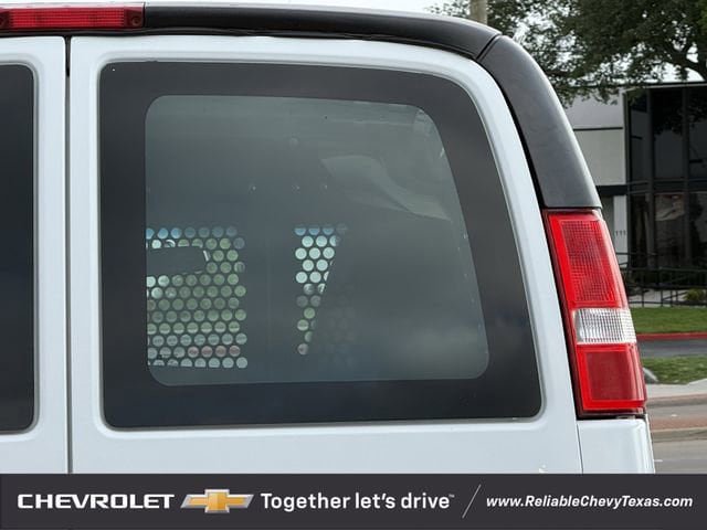 Used 2024 Chevrolet Express 2500 w/ Driver Convenience Package image 8