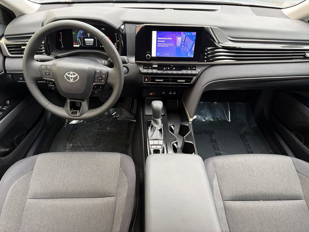 Used 2025 Toyota Camry LE w/ Convenience Package image 16