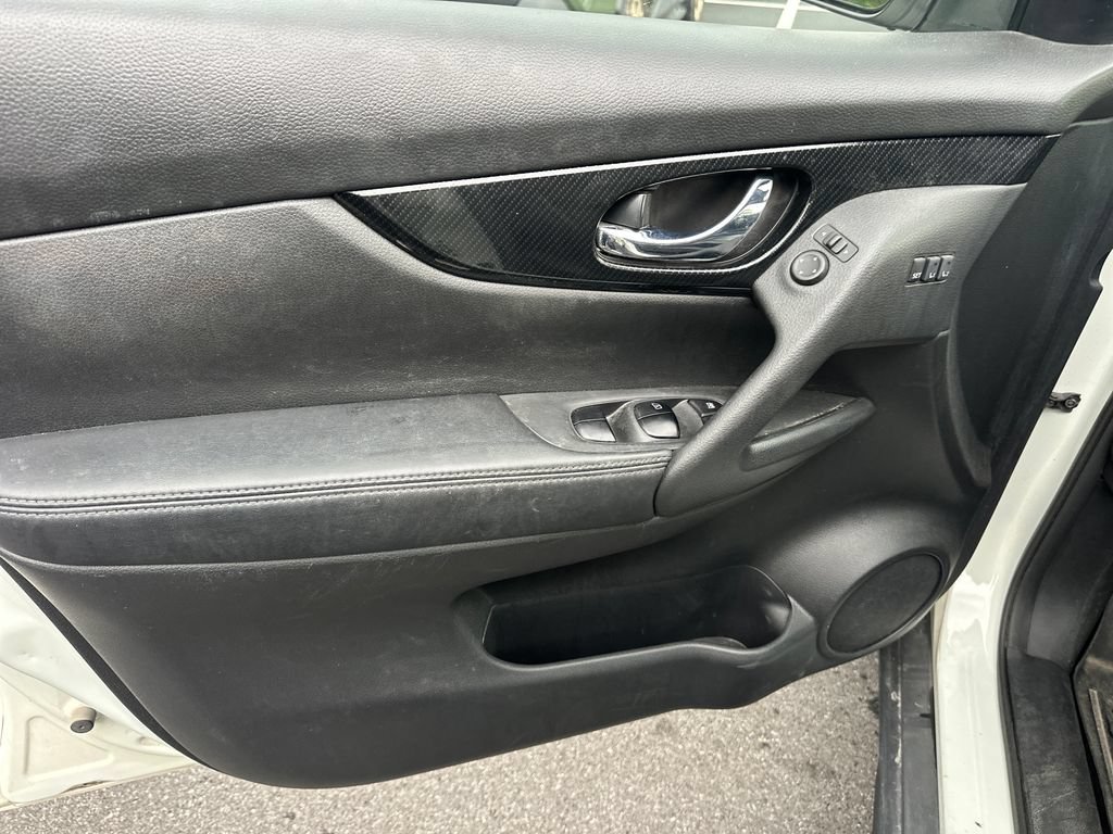 Used 2018 Nissan Rogue SL w/ Premium Package AWD/4WD image 11